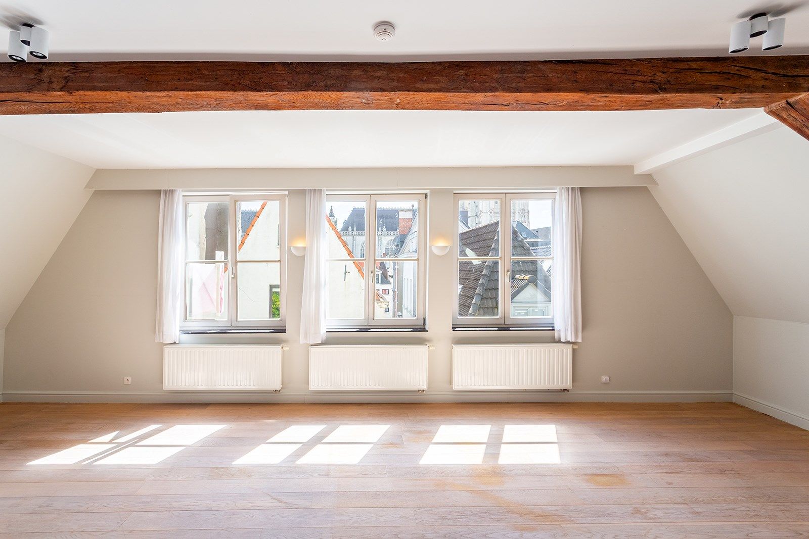 Wonen in Geschiedenis: Unieke duplex in het Hart van de Stad foto 11