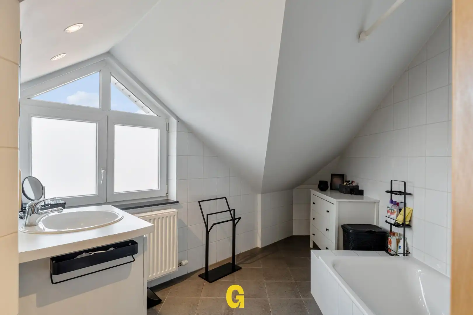 Leuk ingedeeld duplexappartement met 3 slaapkamers, mezzanine en standplaats te Beverst foto 22