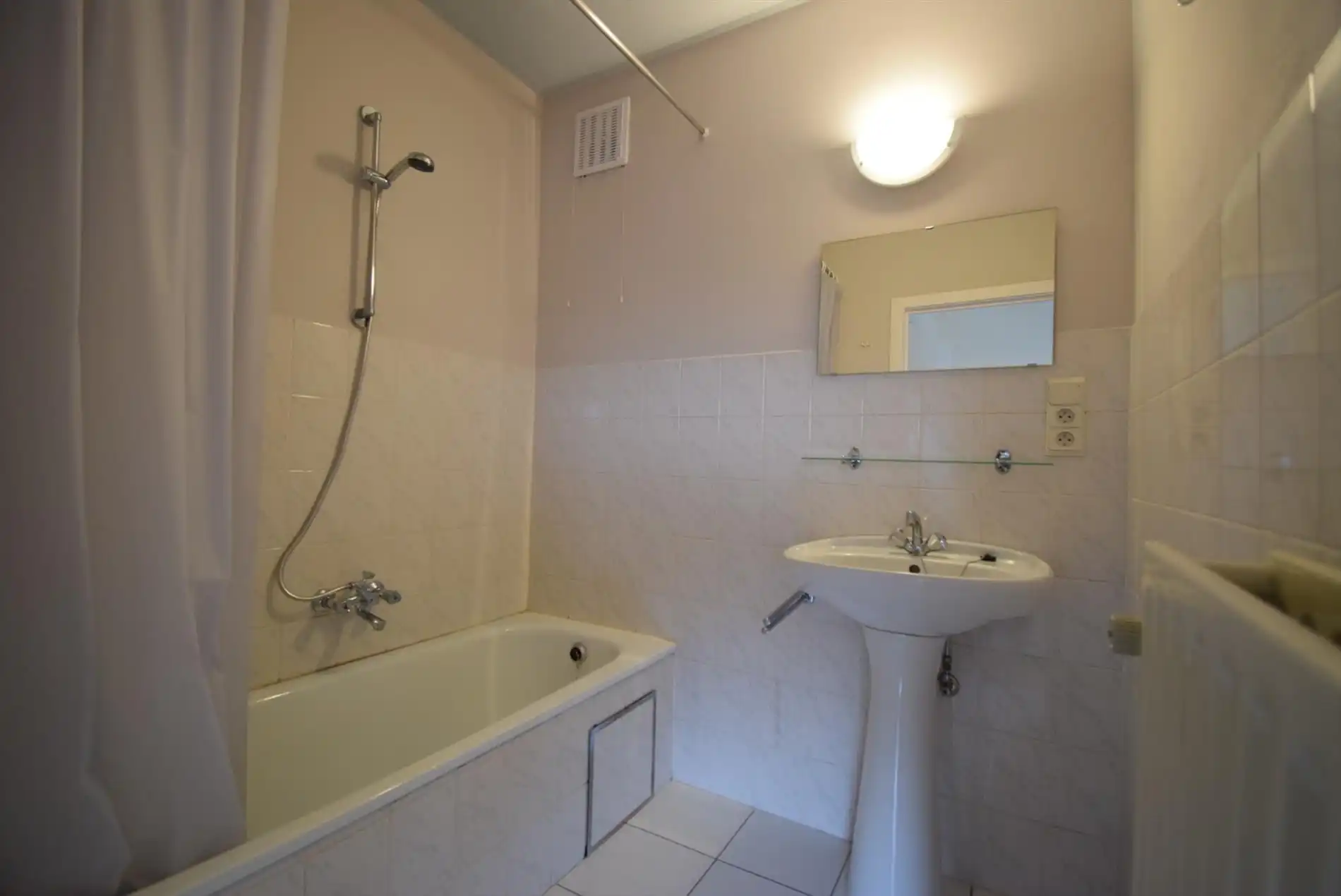 GEZELLIG EENSLAAPKAMER APPARTEMENT foto 6