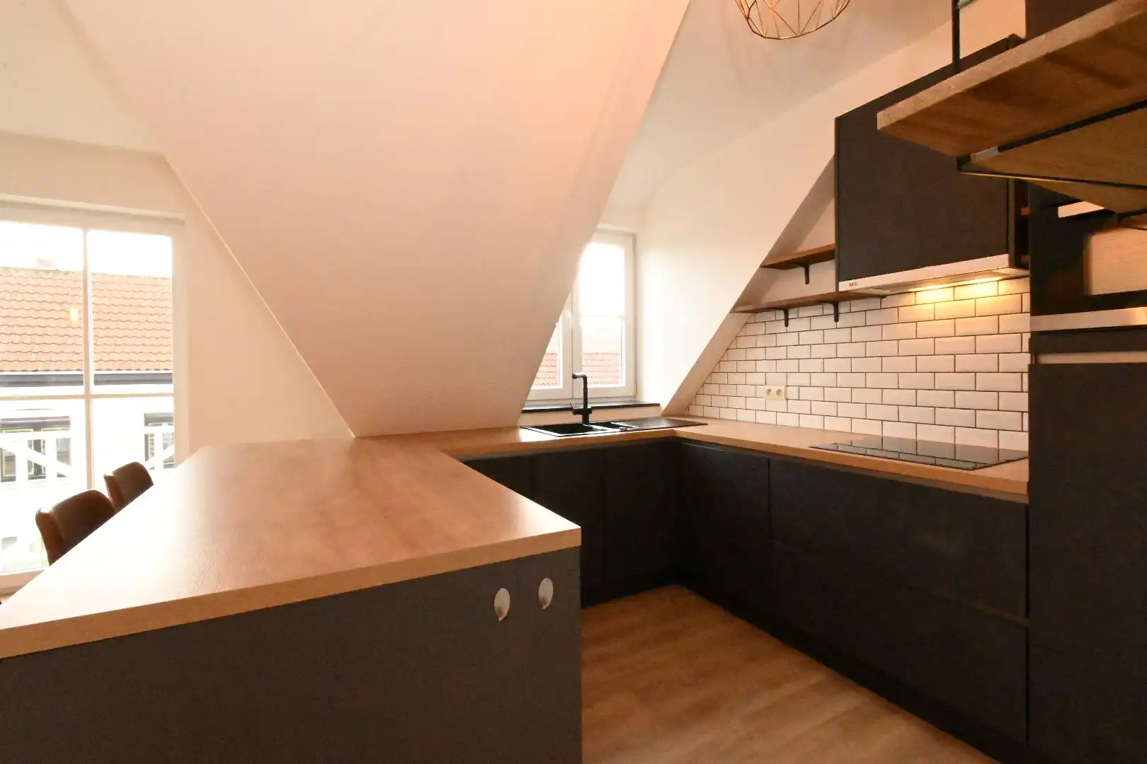 Dakappartement met 2 slaapkamers gelegen dorpskern Knesselare foto 11