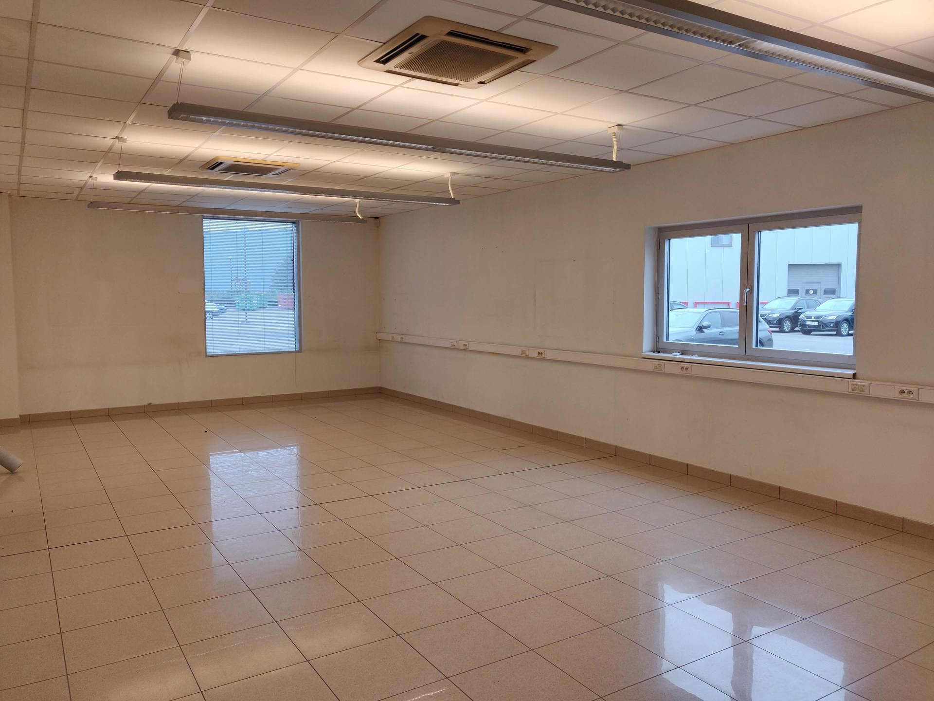 Showroom met werkplaats op toplocatie te Mechelen foto 8