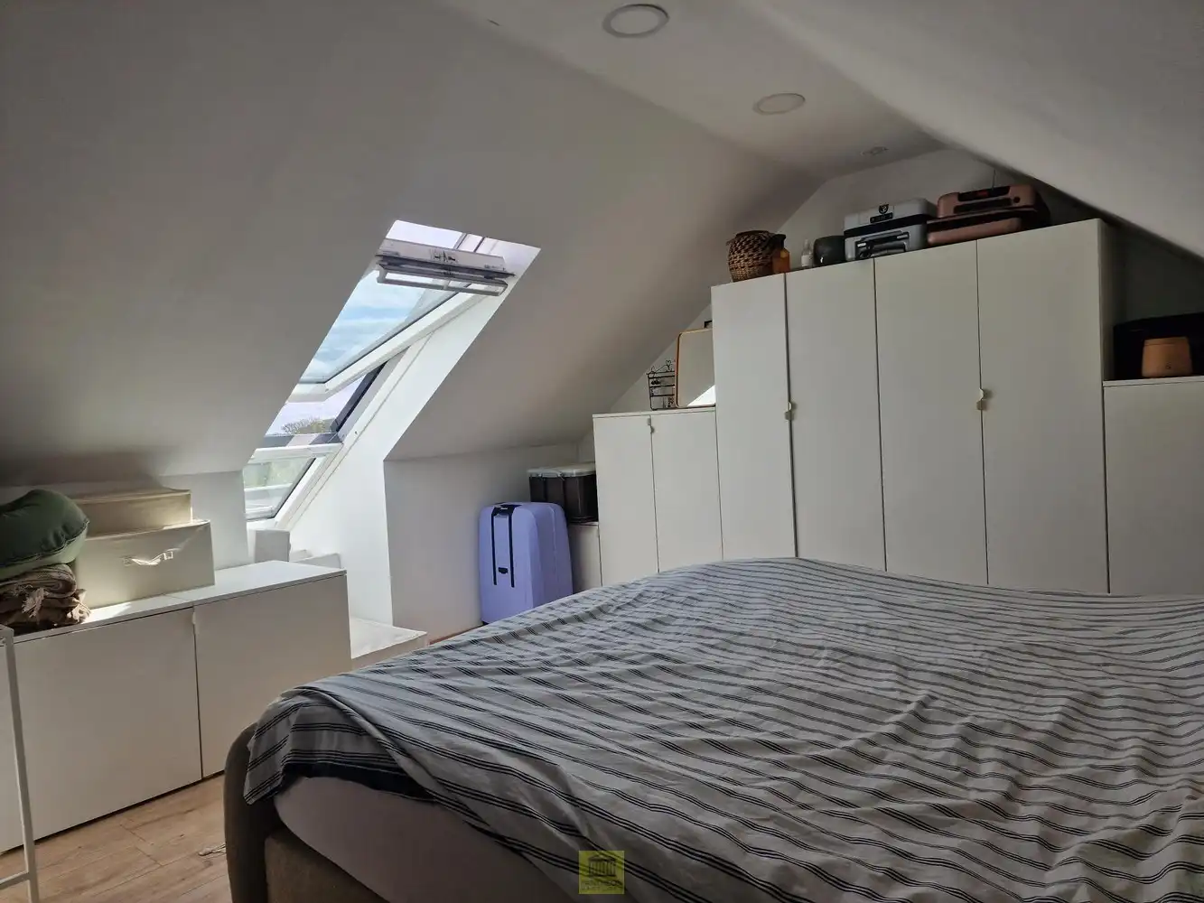 Rustig en centraal gelegen in Haaltert – gebouw met 2 duplexappartementen en 2 ruime garages! foto 13