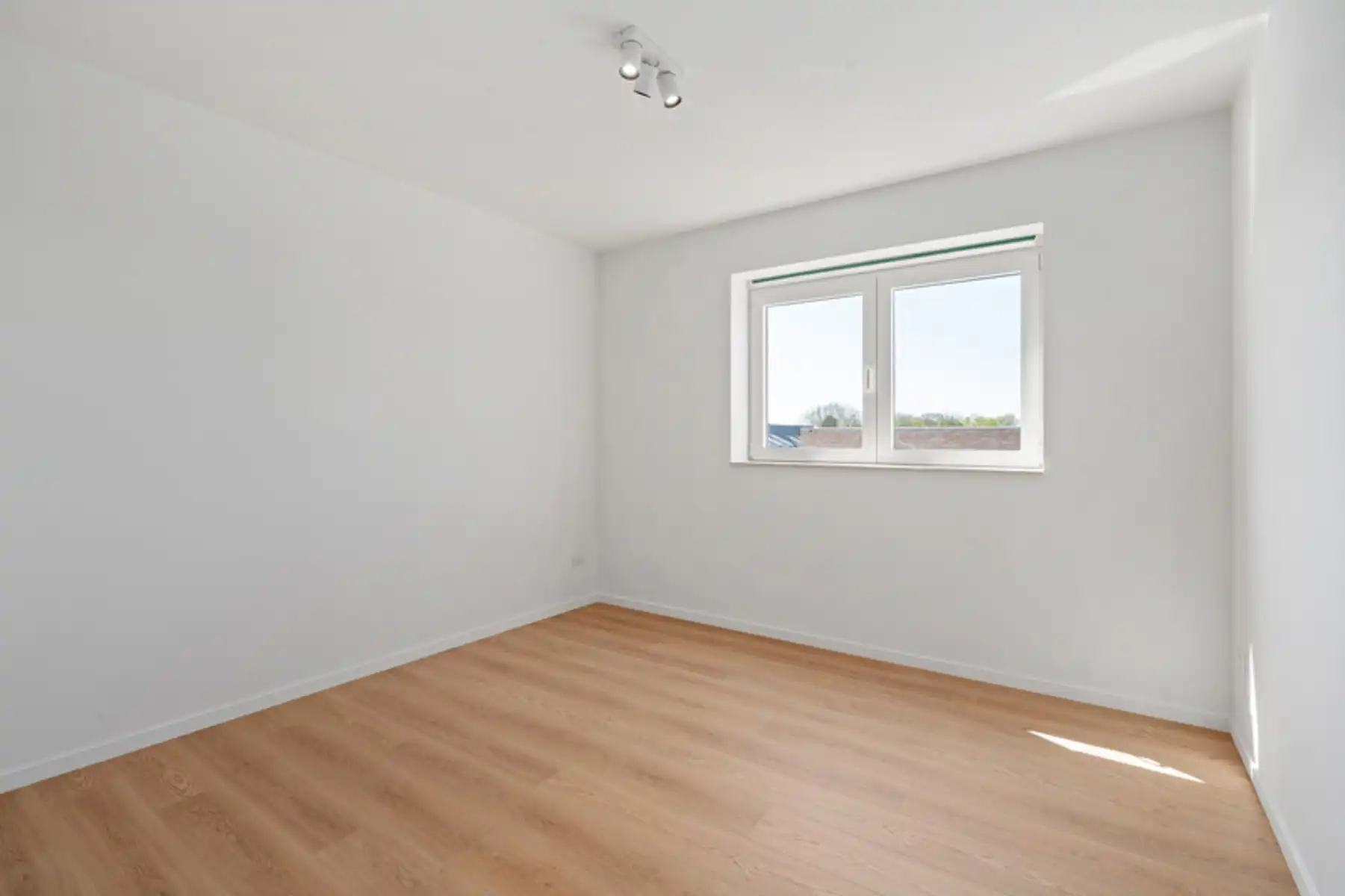 Moderne, gesloten woning foto 11