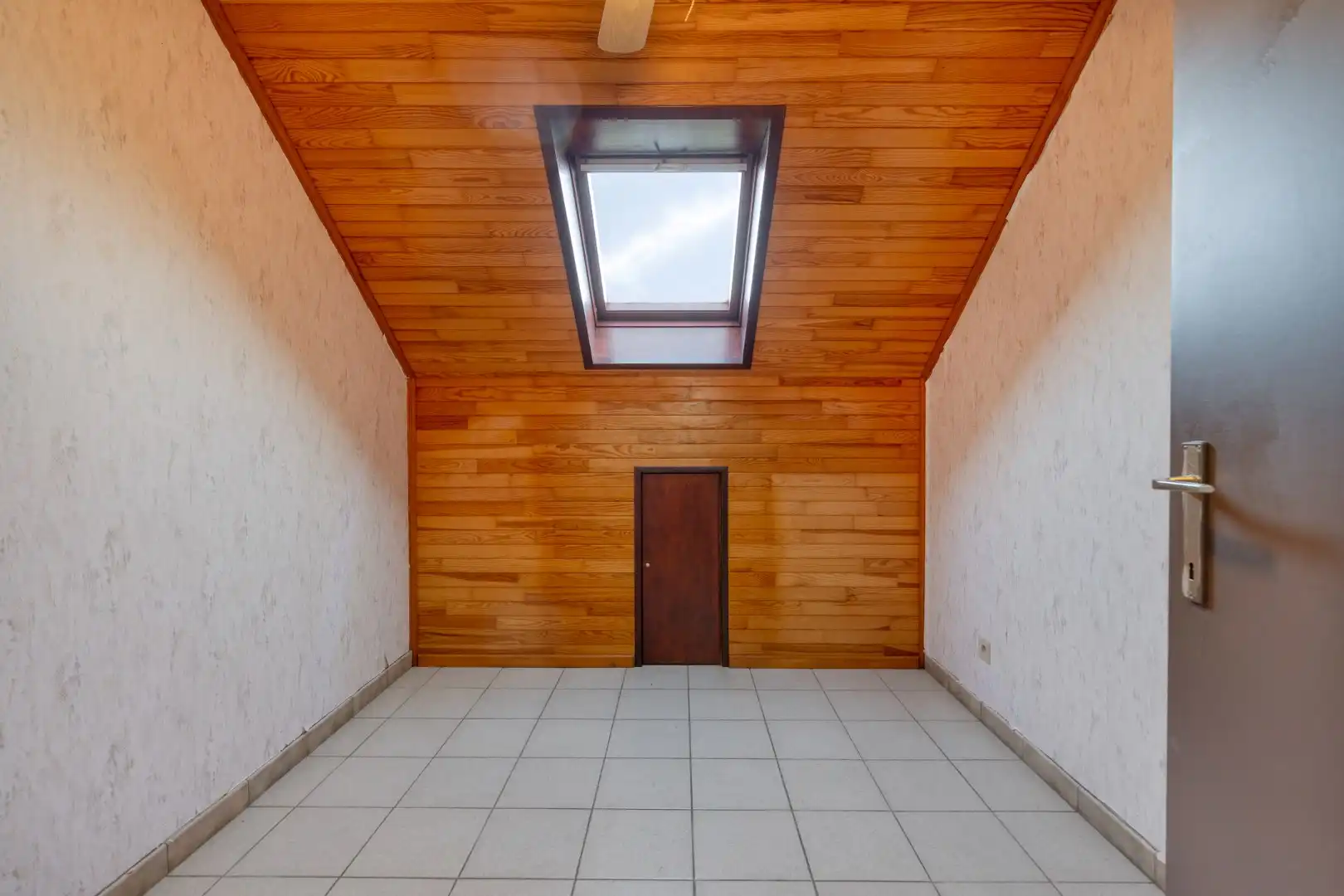 Vrijstaande woning met licht, ruimte en veel potentieel foto 16