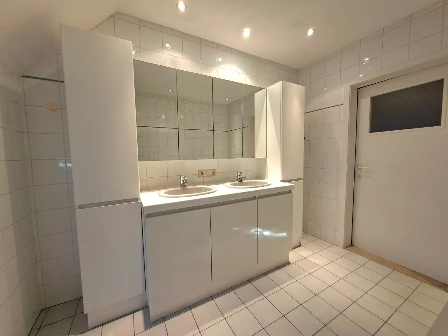 Residentieel gelegen villa foto 17