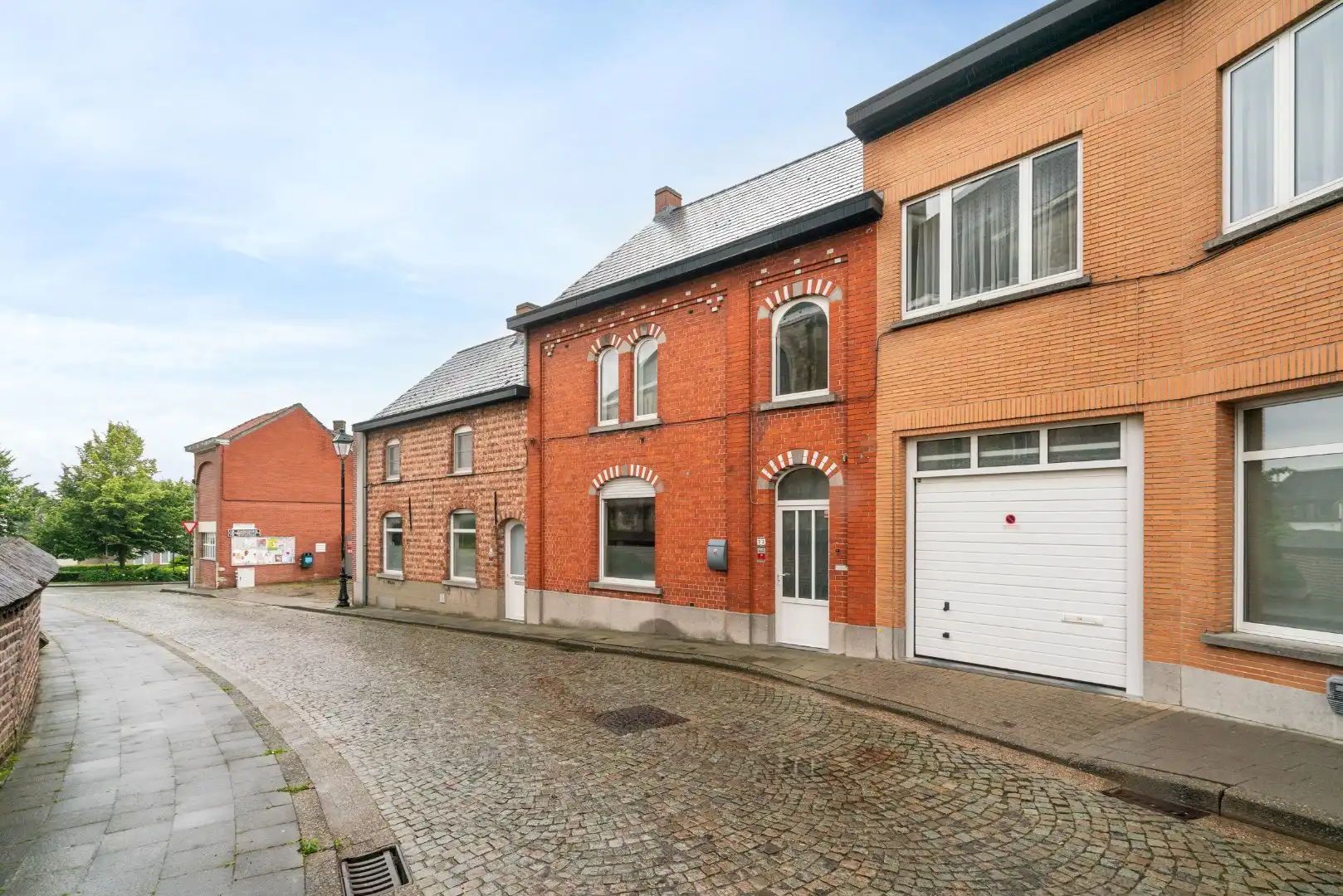 2 Gesloten bebouwingen op Oordegemdorp foto {{pictureIndex}}