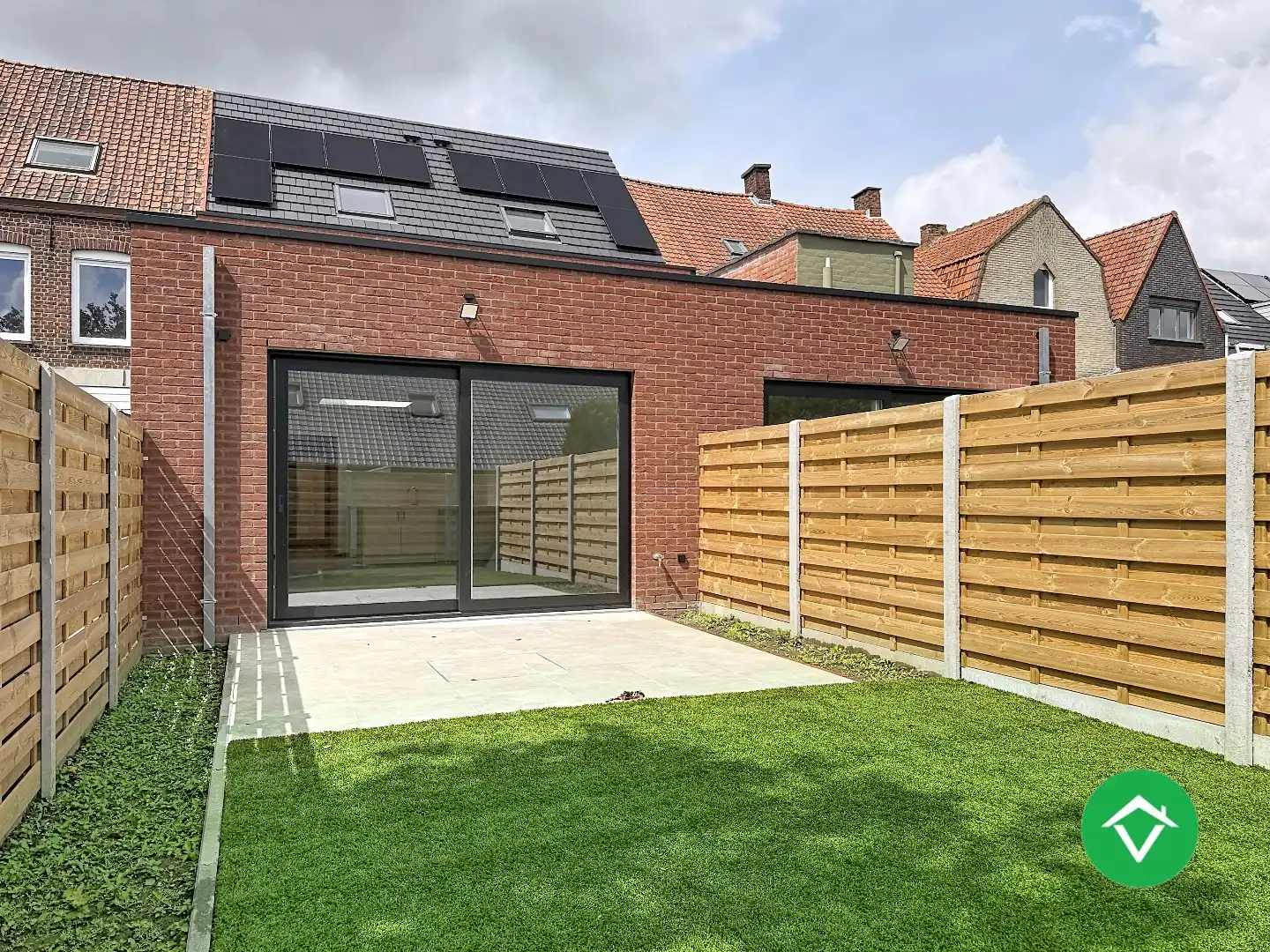 Centraal gelegen nieuwbouwwoning met 3 slaapkamers, tuin en overdekte autostaanplaats foto 10