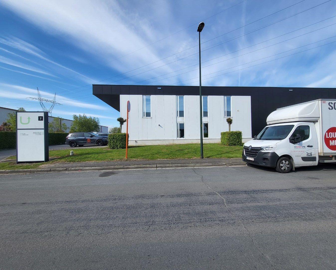 Hangar/loods met kantoor. foto 4