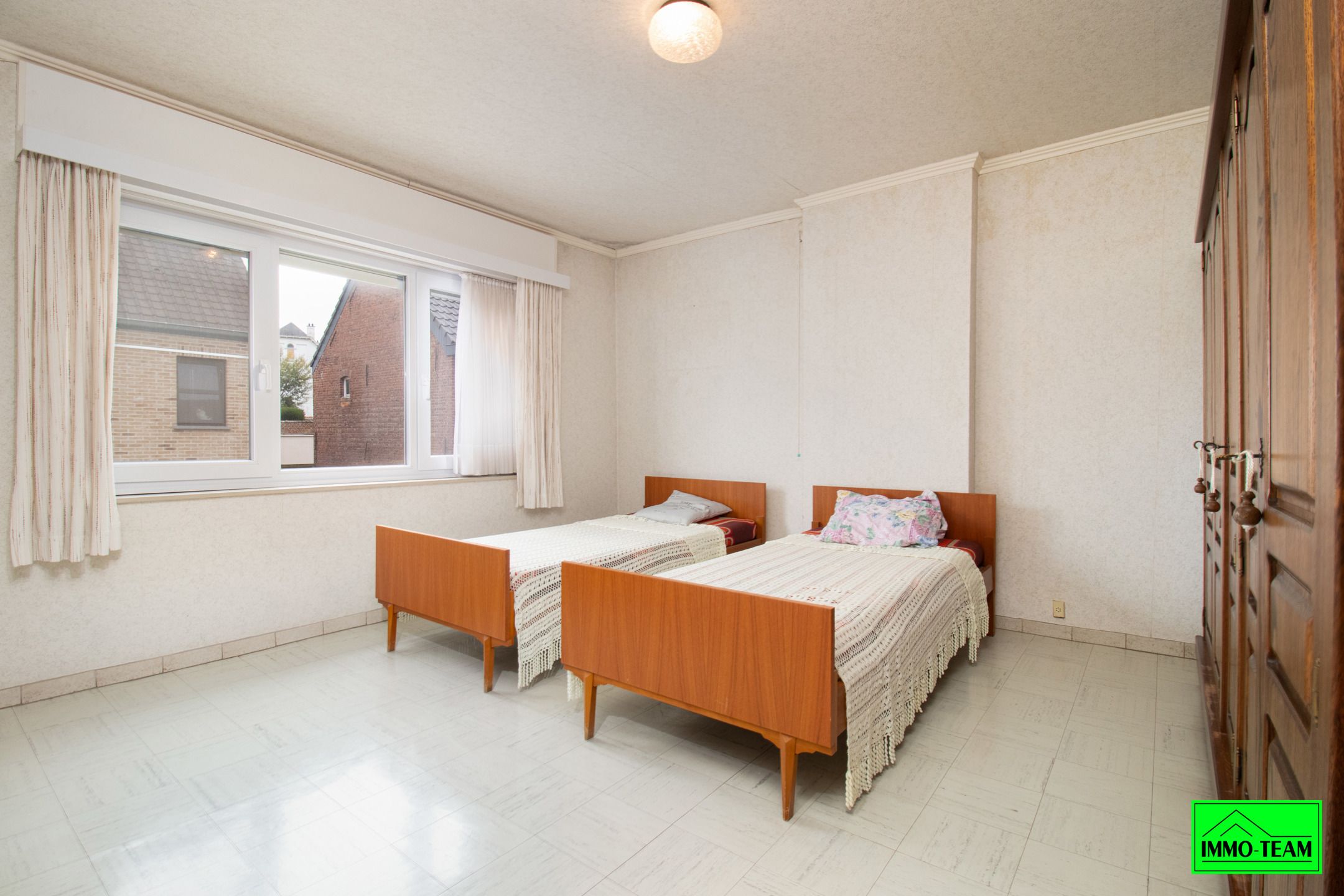 Ruime op te frissen 2-gevelwoning foto 16