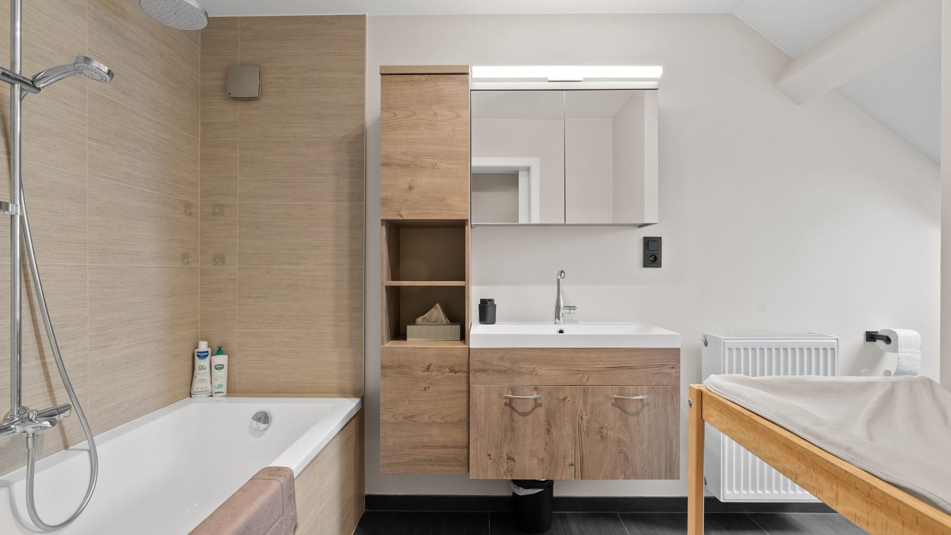 Gerenoveerde woning met 2 badkamers en 3 slpkrs in Houthalen foto 17