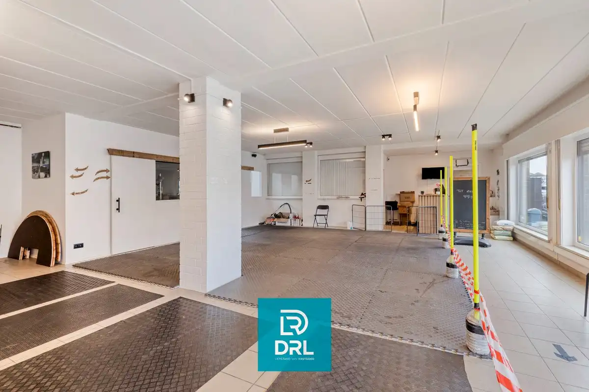 Uniek handelshuis met instapklare woning en binnenzwembad foto 5