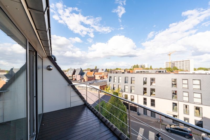 Instapklaar appartement in het hart van Lokeren! foto 2