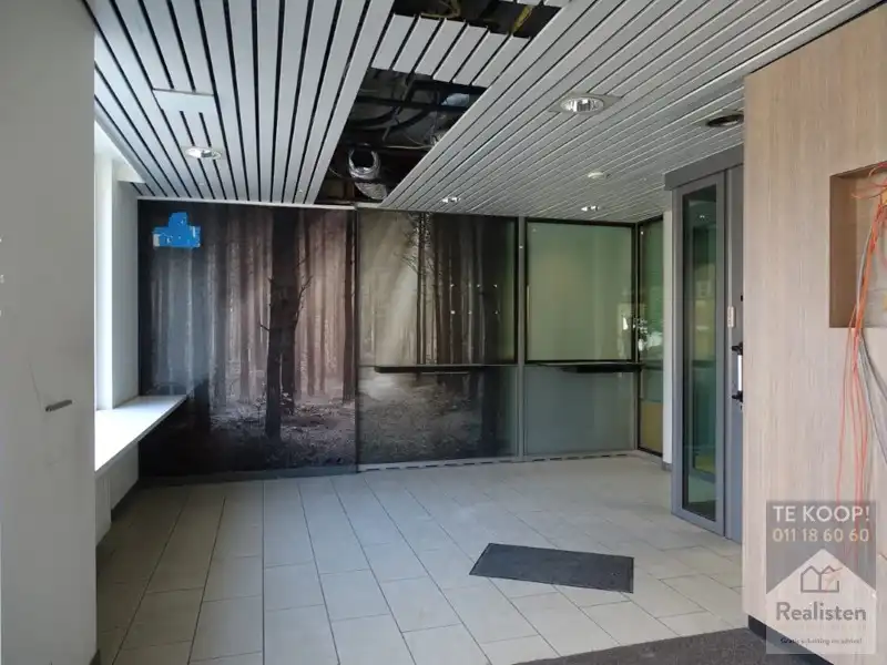 Voormalig bankkantoor foto 2