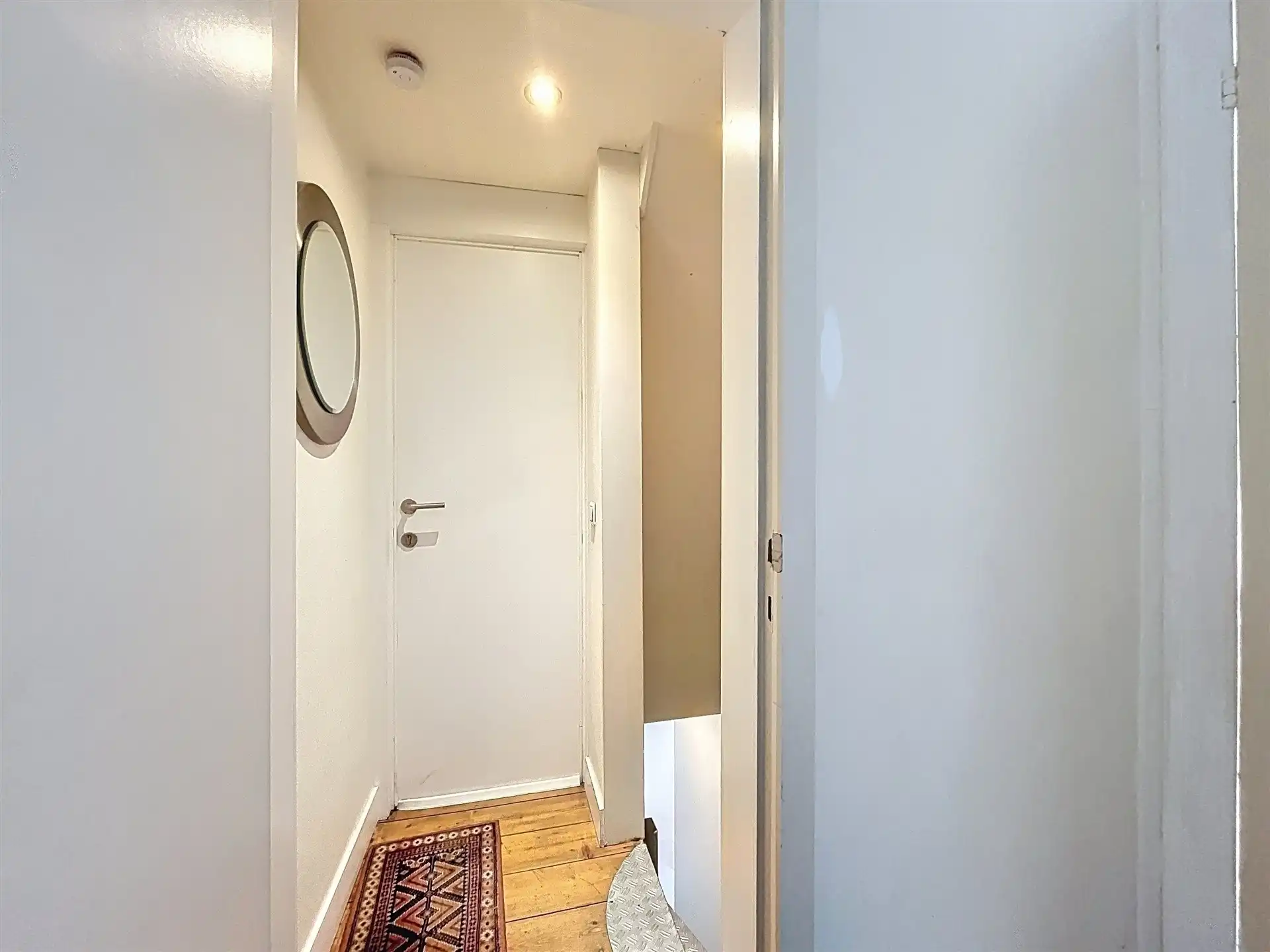 Opbrengsteigendom met 2 appartementen en een handelspand van 200 m² foto 6