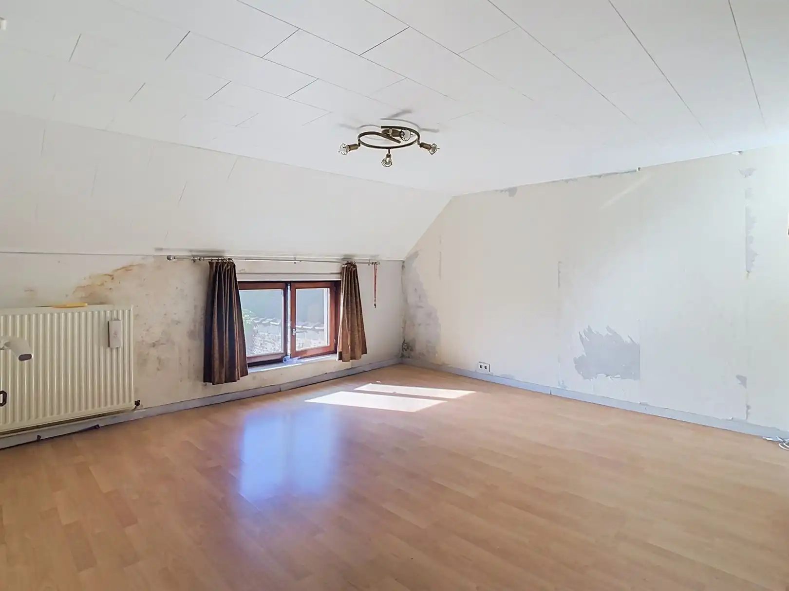 karaktervolle woning met 4 slaapkamers, grote garage en tuin! foto 17