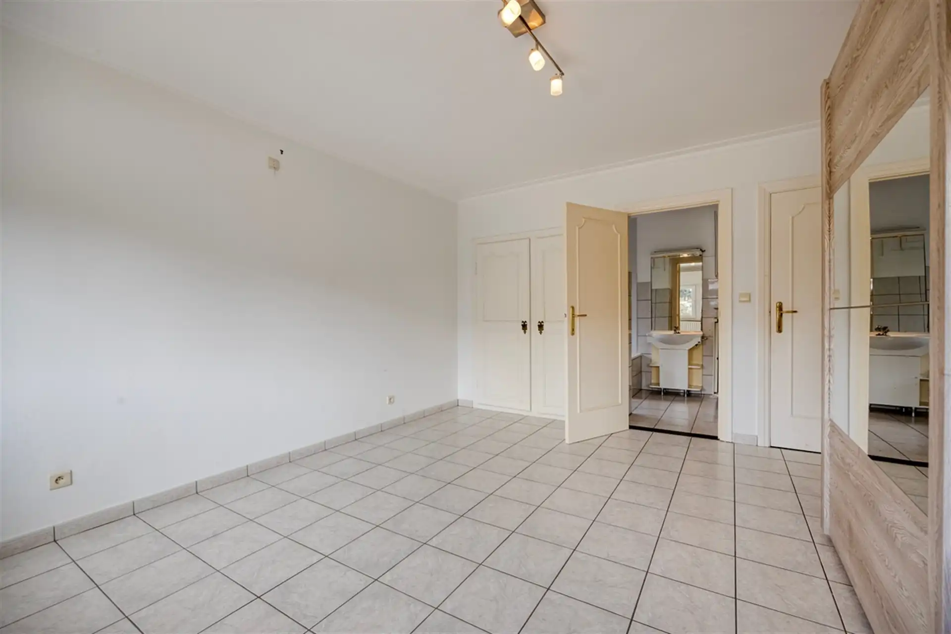 Woning met mogelijkheden op gegeerde locatie foto 15