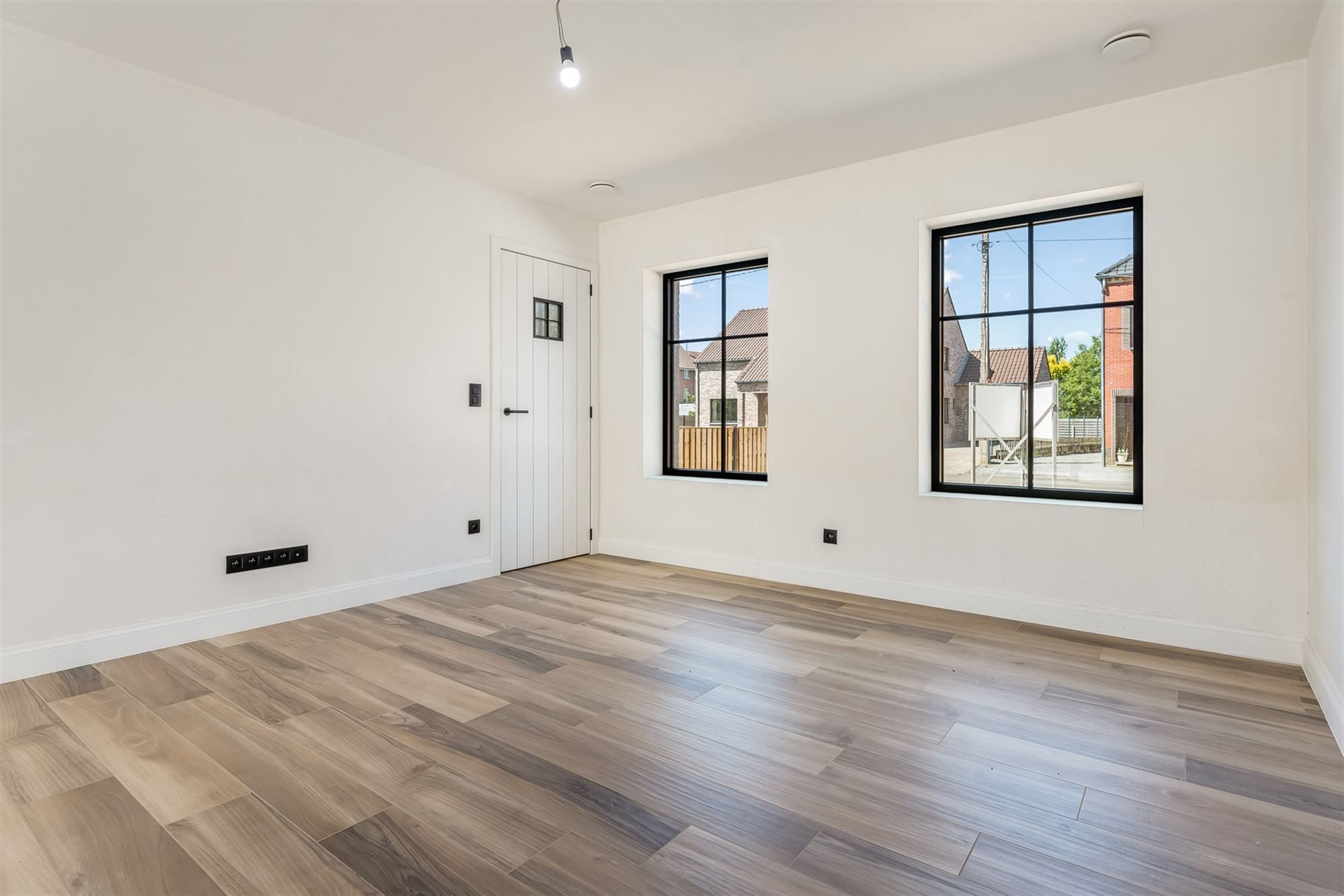 PRACHTIG AFGEWERKTE NIEUWBOUWWONING (195m²)  MET 3 SLAAPKAMERS + ZOLDER EN AFGEWERKTE TUIN TE BERINGEN foto 10