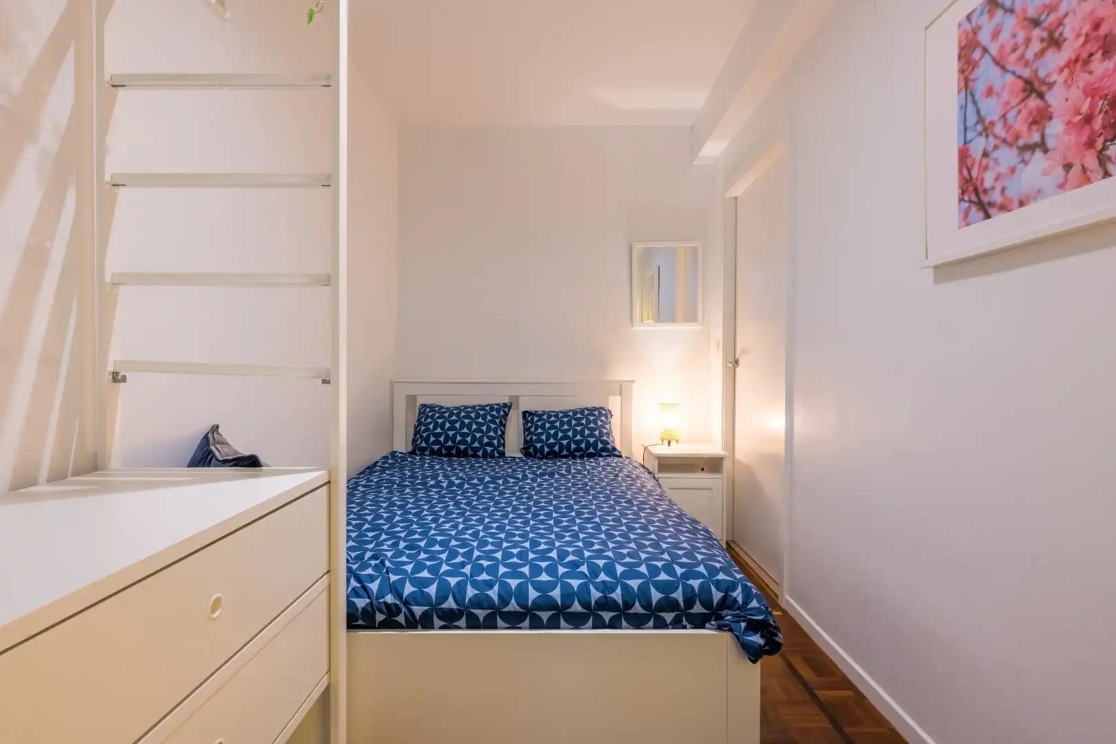 Ruim gerenoveerd 3 slaapkamer appartement met frontaal zeezicht op absolute toplocatie aan de Zeedijk in Blankenberge foto 7