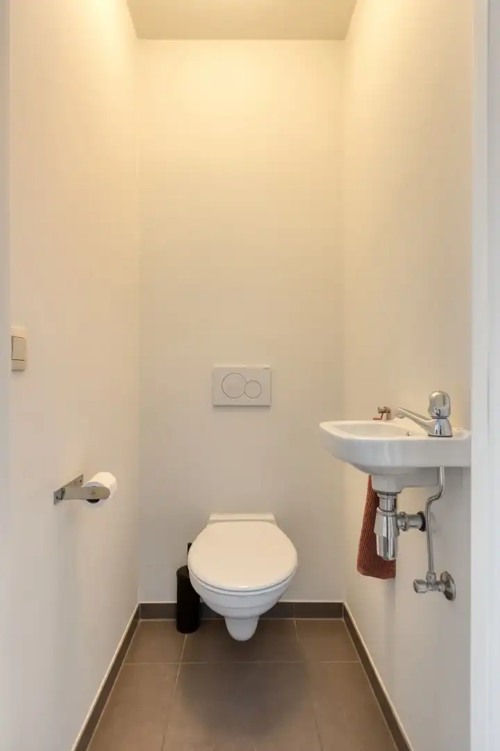 LICHTRIJK APP. VAN 90M² MET 2 SLPK., TERRAS en AUTOSTANDPLAATS OP TOPLOCATIE in BILZEN-HOESELT! foto 16