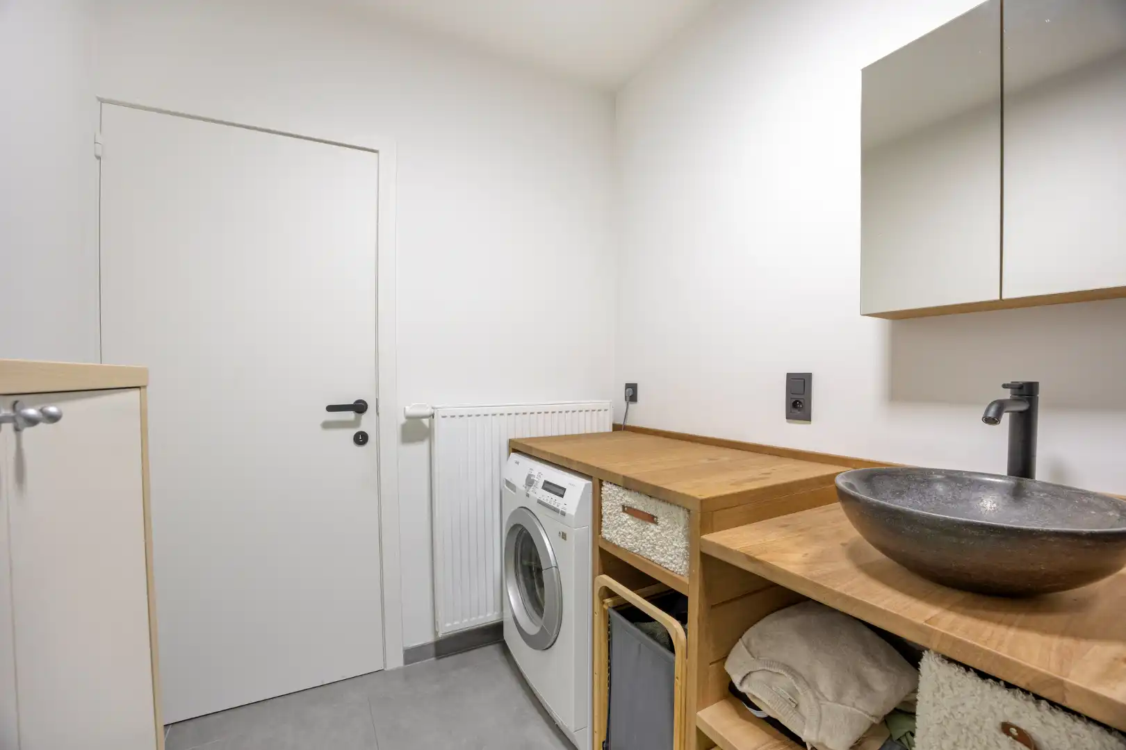 Leuk gerenoveerd appartement met garage in centrum Lauwe! foto 11