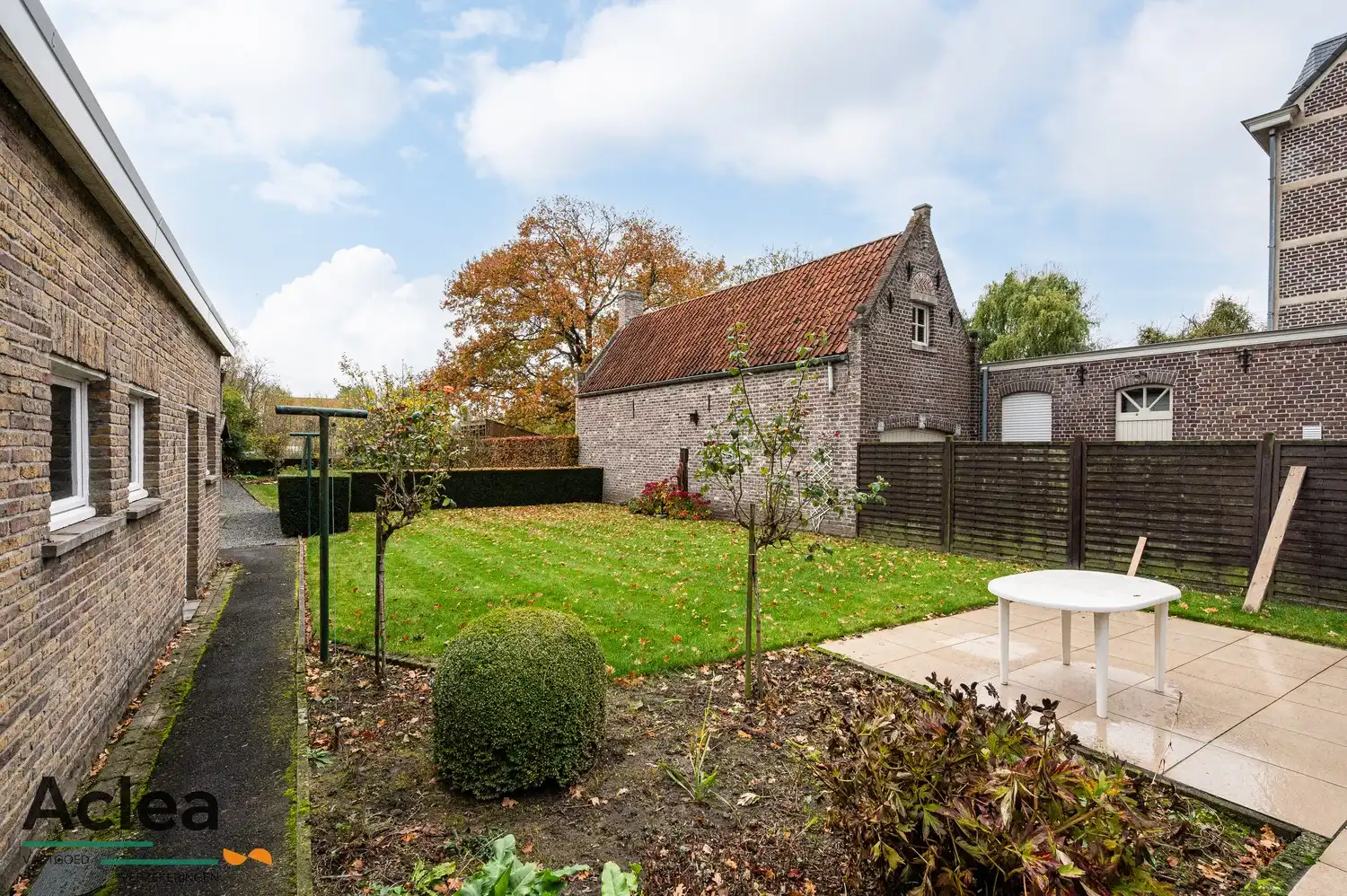 Karaktervolle vrijstaande woning op een goede locatie in Kaprijke foto 40
