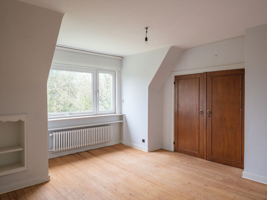 Unieke opportuniteit. Te renoveren villa in het befaamde “Miljardenkwartier”, nabij het Miljoenenkwartier, met 272m2 BVO – exclusief kelder – op een prachtig perceel grond. foto 22