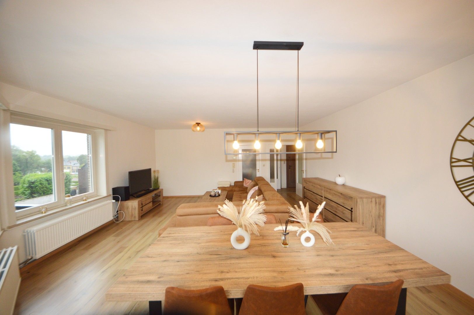 Ruim en lichtrijk appartement met 2 slaapkamers  foto 6
