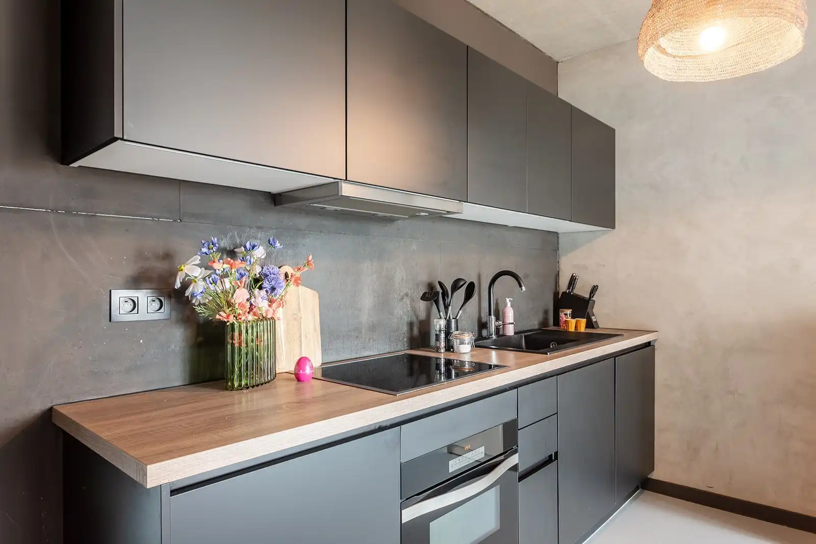 Energiezuinig appartement met industriële look nabij Markgravelei foto 6