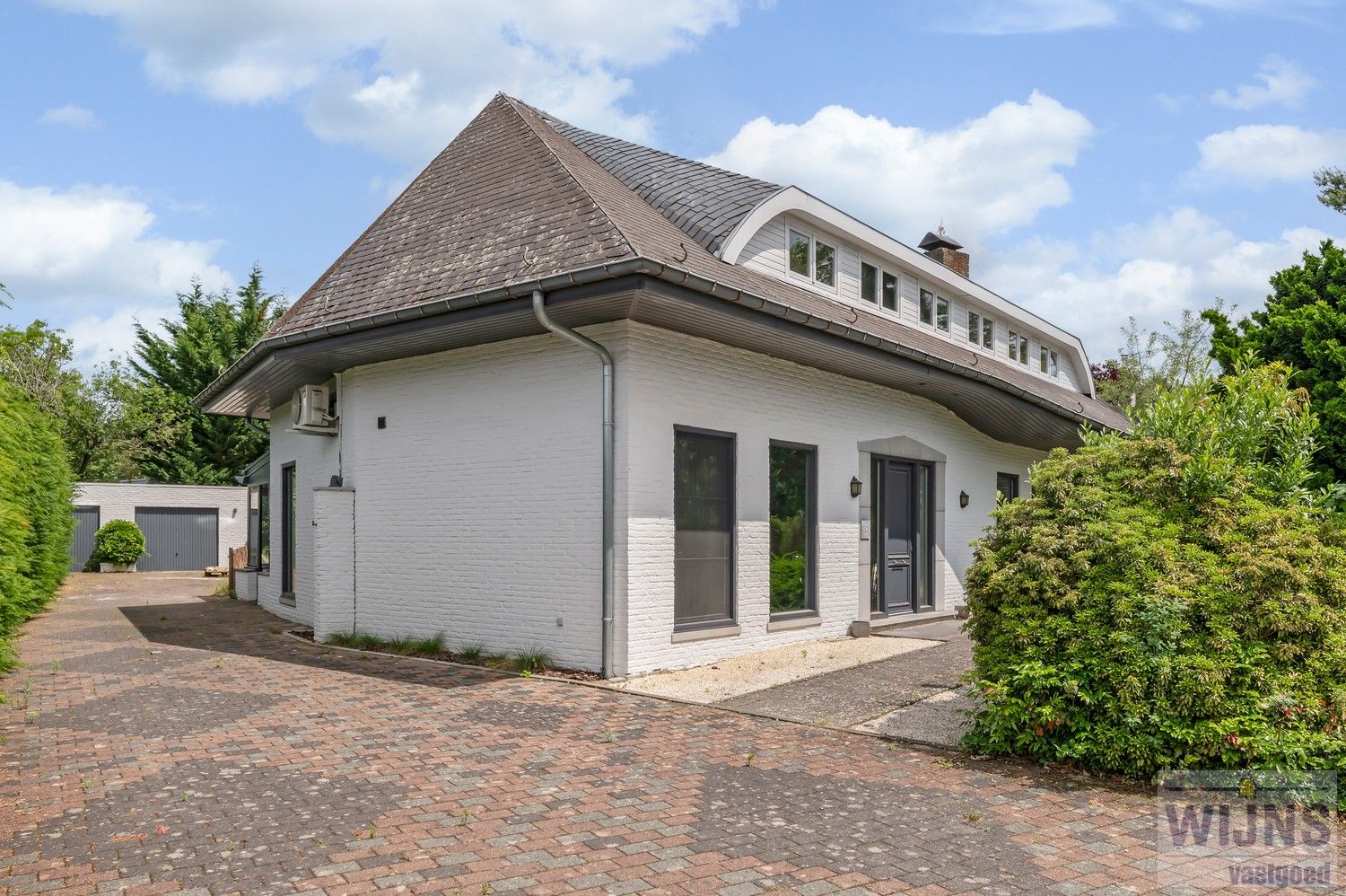"OPENHUIS" op donderdag 26/06 van 18u tot 19u30!! Prachtige en ruime villa met mogelijk zes slaapkamers gelegen op een toplocatie. foto 6