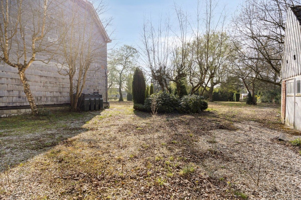 Te renoveren karaktervolle herenwoning op een prachtig perceel van 56 are. foto 34
