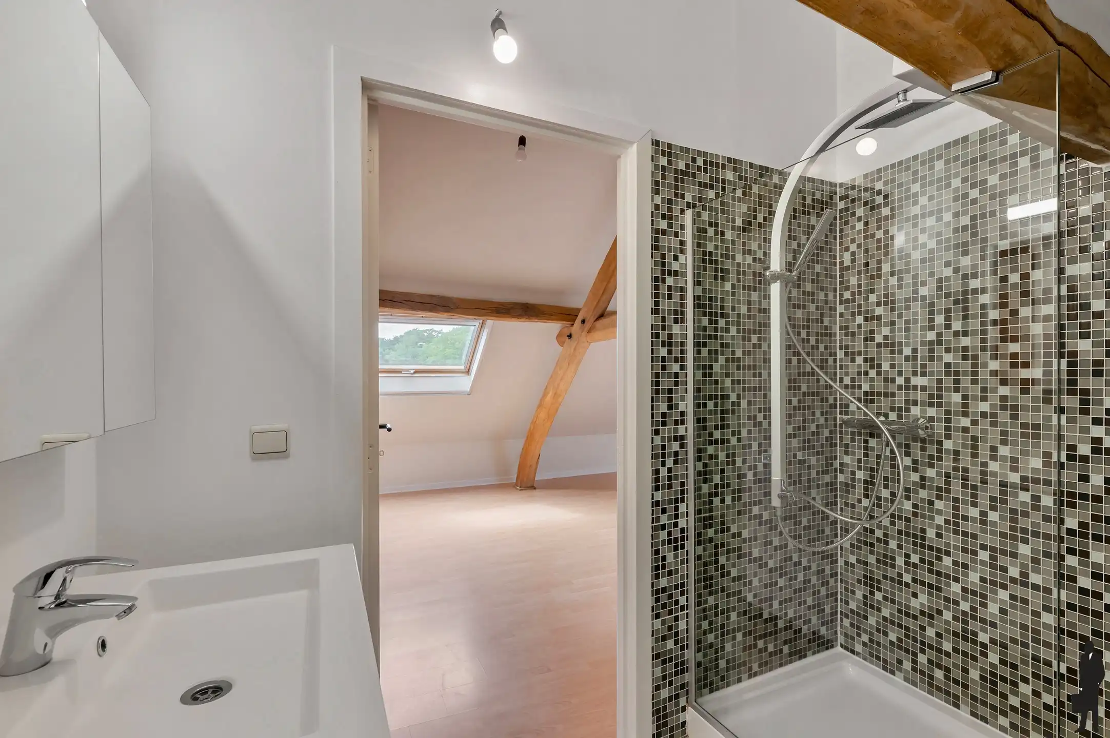 Authentieke en luxueus gerenoveerde langgevelhoeve op een domein van 6.920 m². foto 15