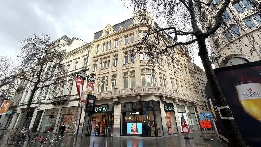 Kantoor te huur in gerenoveerd hoekpand met topligging op Meir Antwerpen foto 13