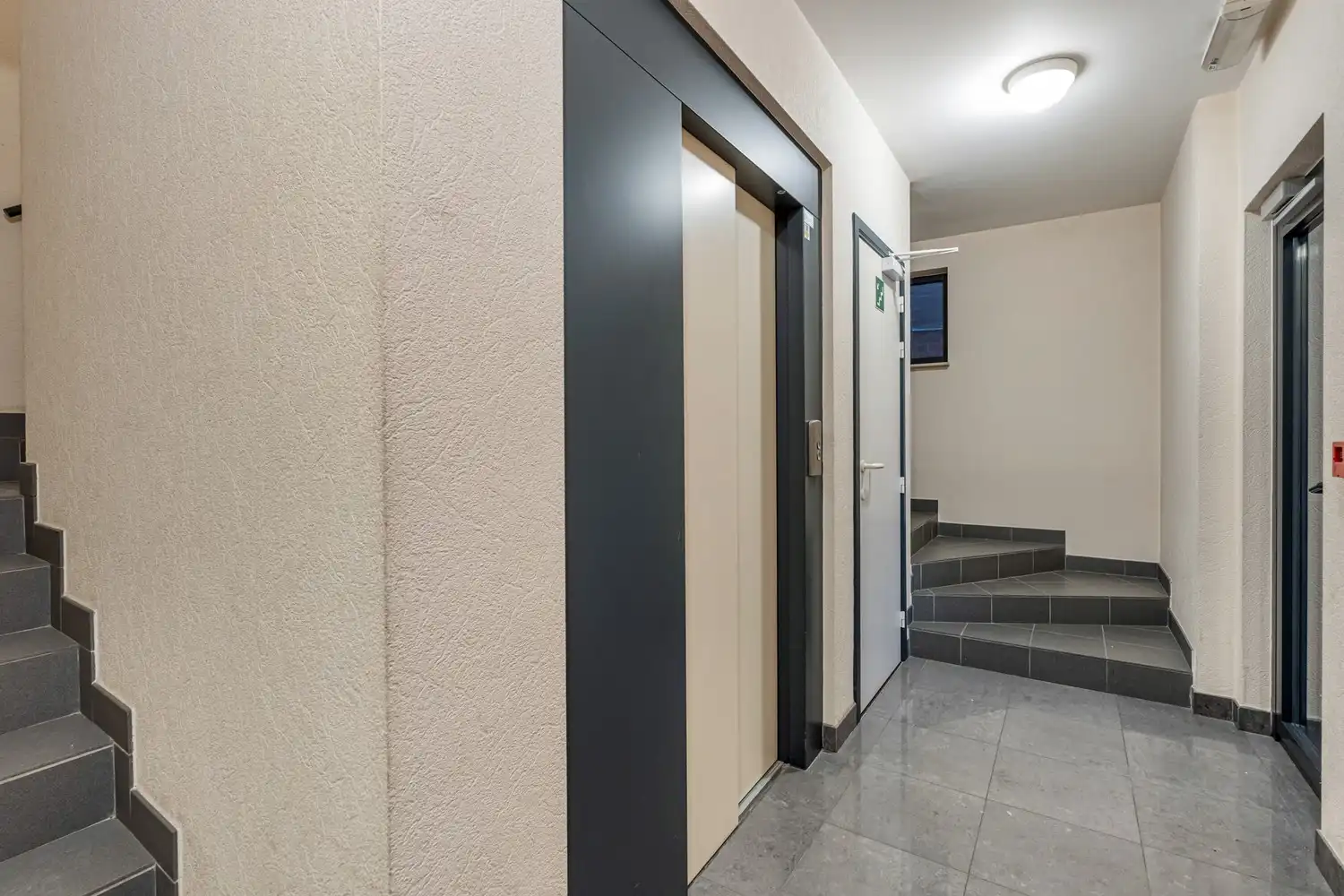 Centraal gelegen en energiezuinig(B-label) appartement met 2 slaapkamers, een terras en een kelder nabij het UZ Gasthuisberg te Leuven! foto 19