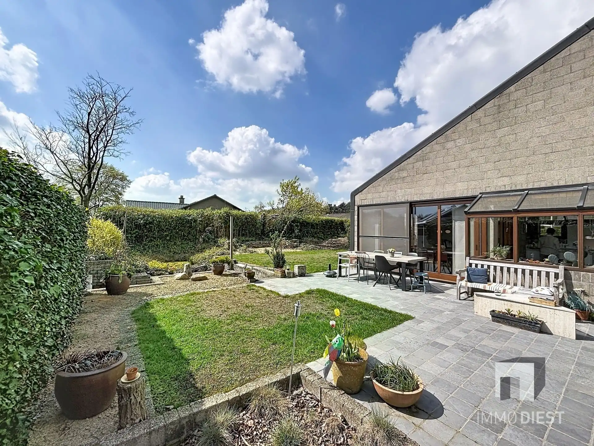 Bijzondere woning, lichtrijk, open en 3 slaapkamers foto 4