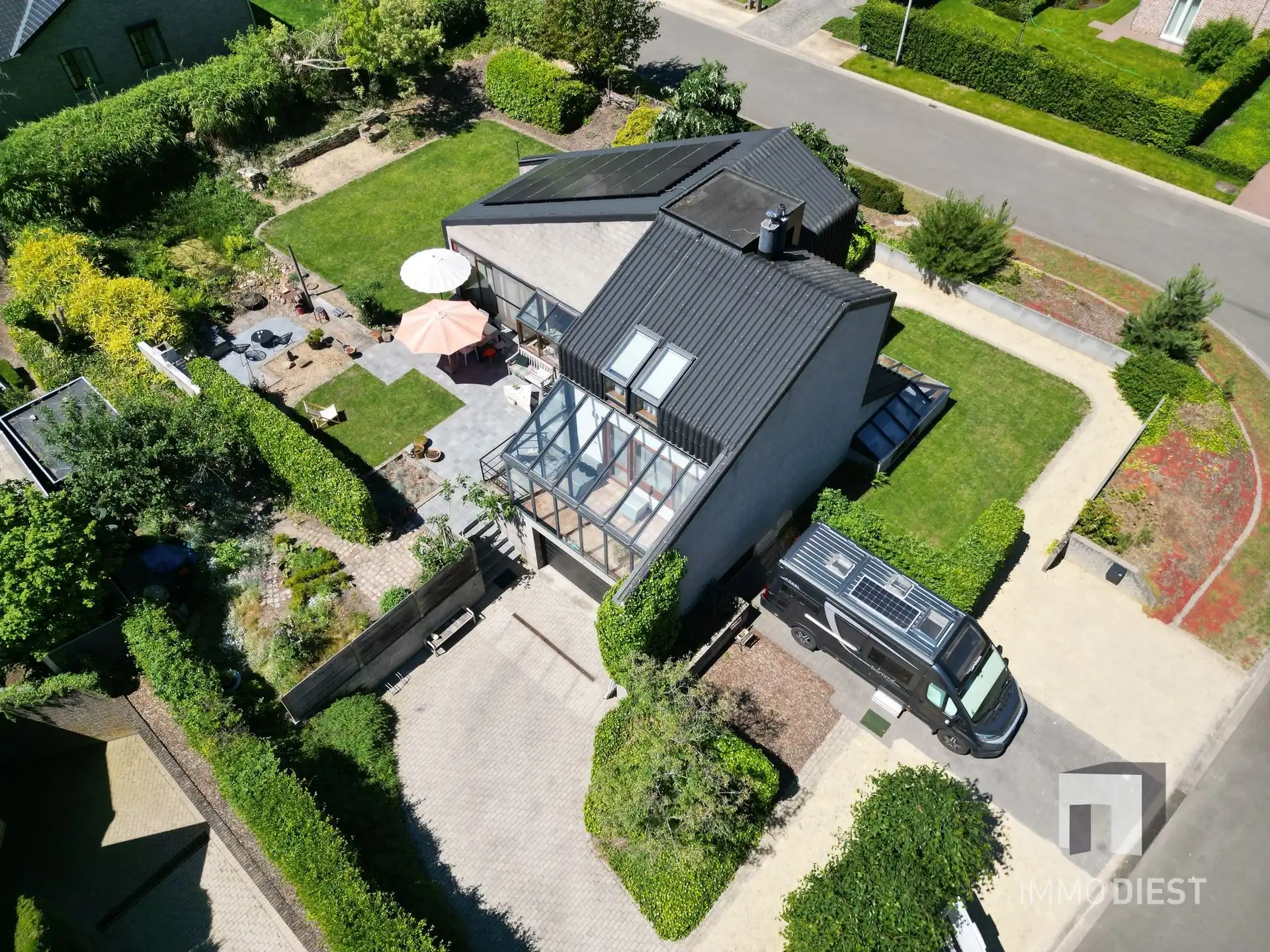 Bijzondere woning, lichtrijk, open en 3 slaapkamers foto 4