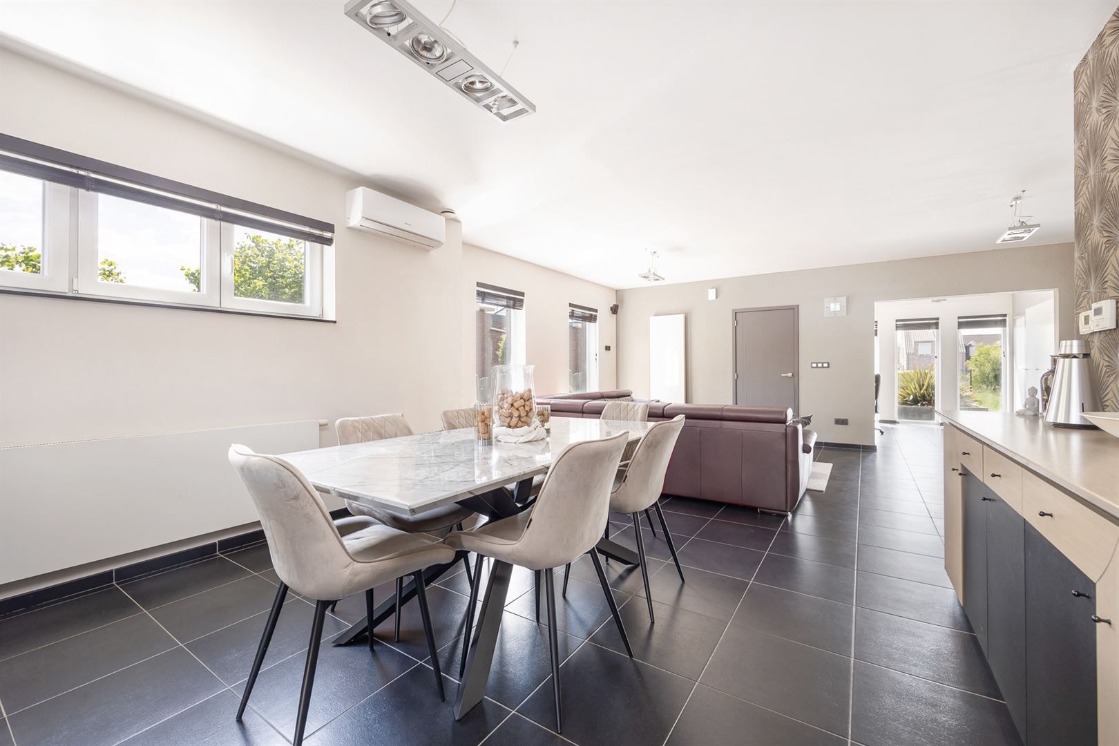 Topwoning! Ruime HOB met toffe tuin op centrale ligging! foto 4