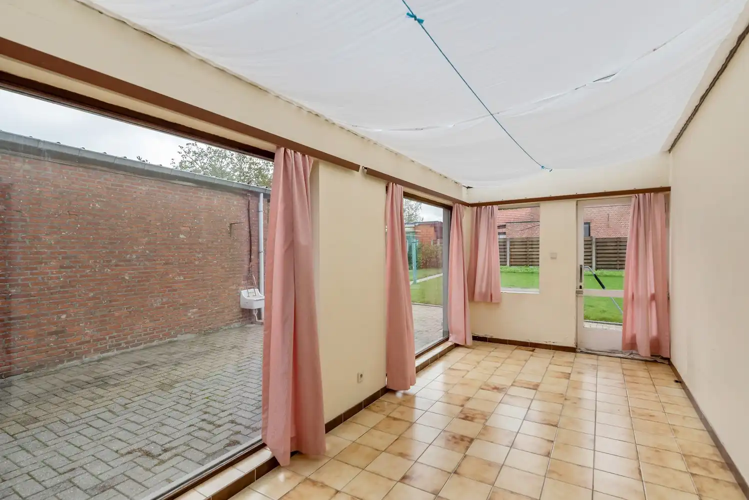 Ruime halfopen bebouwing foto 10