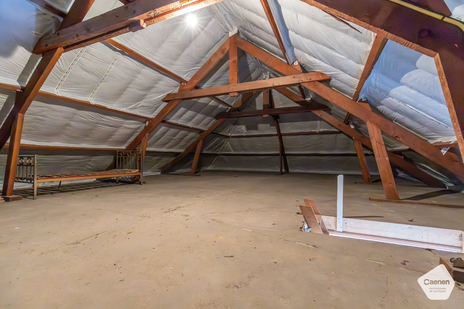 Wonen en werken in het hart van Ruddervoorde ! Deze woonst omvat 5 slaapkamers & 2 garages! foto 15