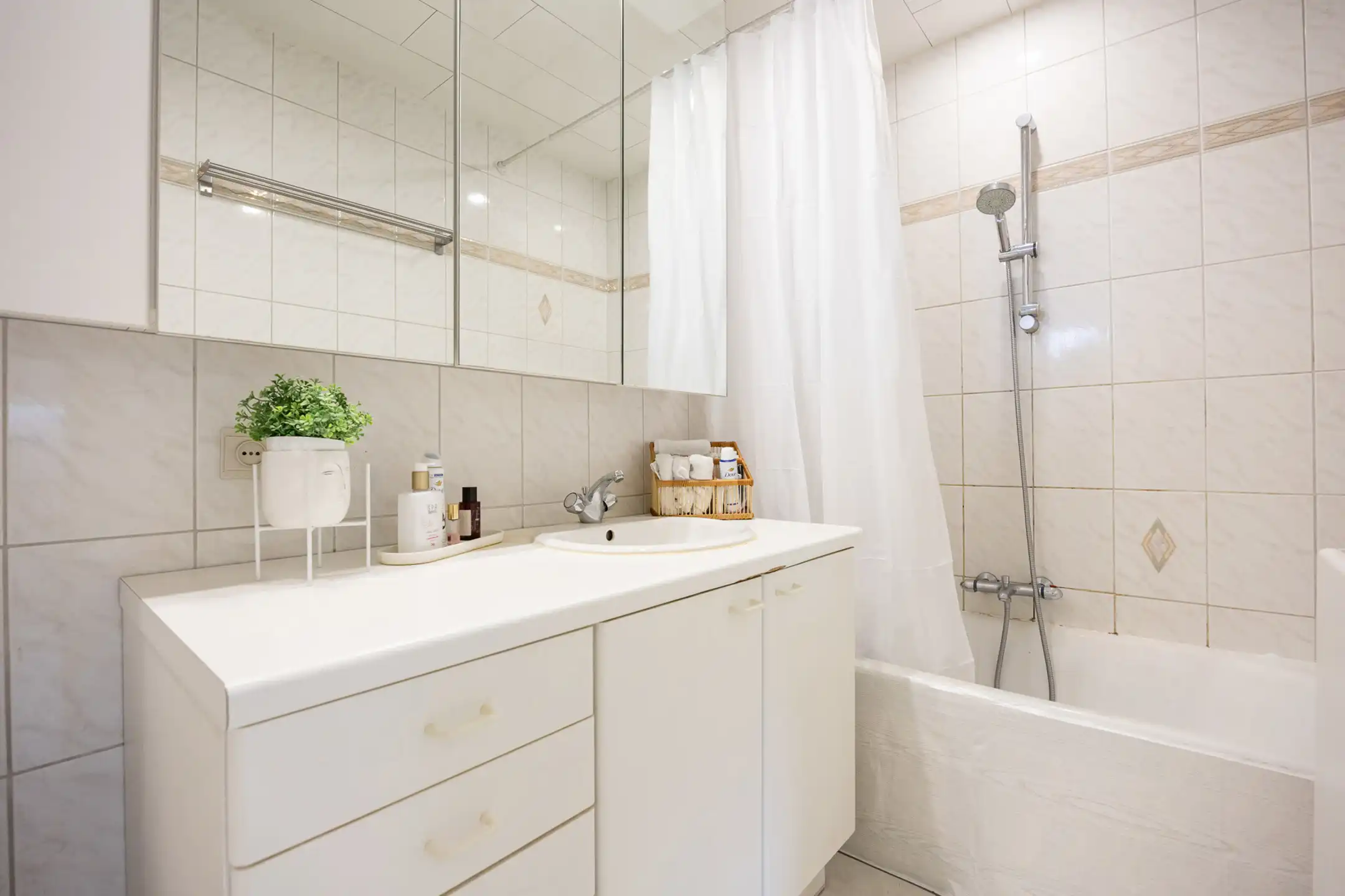 Gunstig gelegen woning met drie slaapkamers en garage foto 17