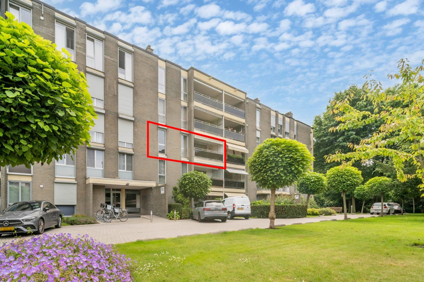 Comfortabel, ruim appartement op de 2de verdieping op wandelafstand van het centrum van Maaseik! foto 1