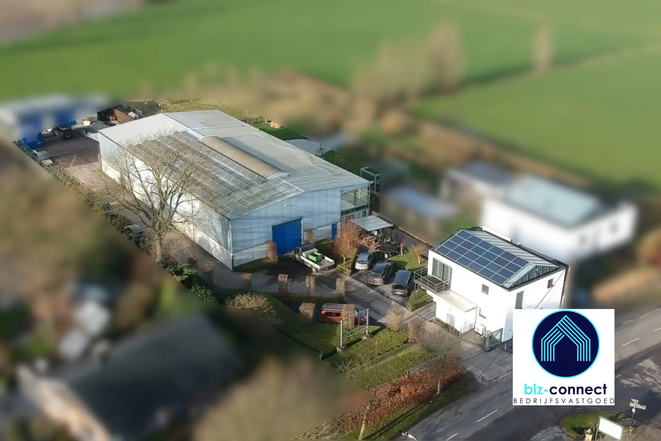  te huur Maldegem | ruime werkplaats of opslagruimte met rolbruggen 600+200m² foto {{pictureIndex}}