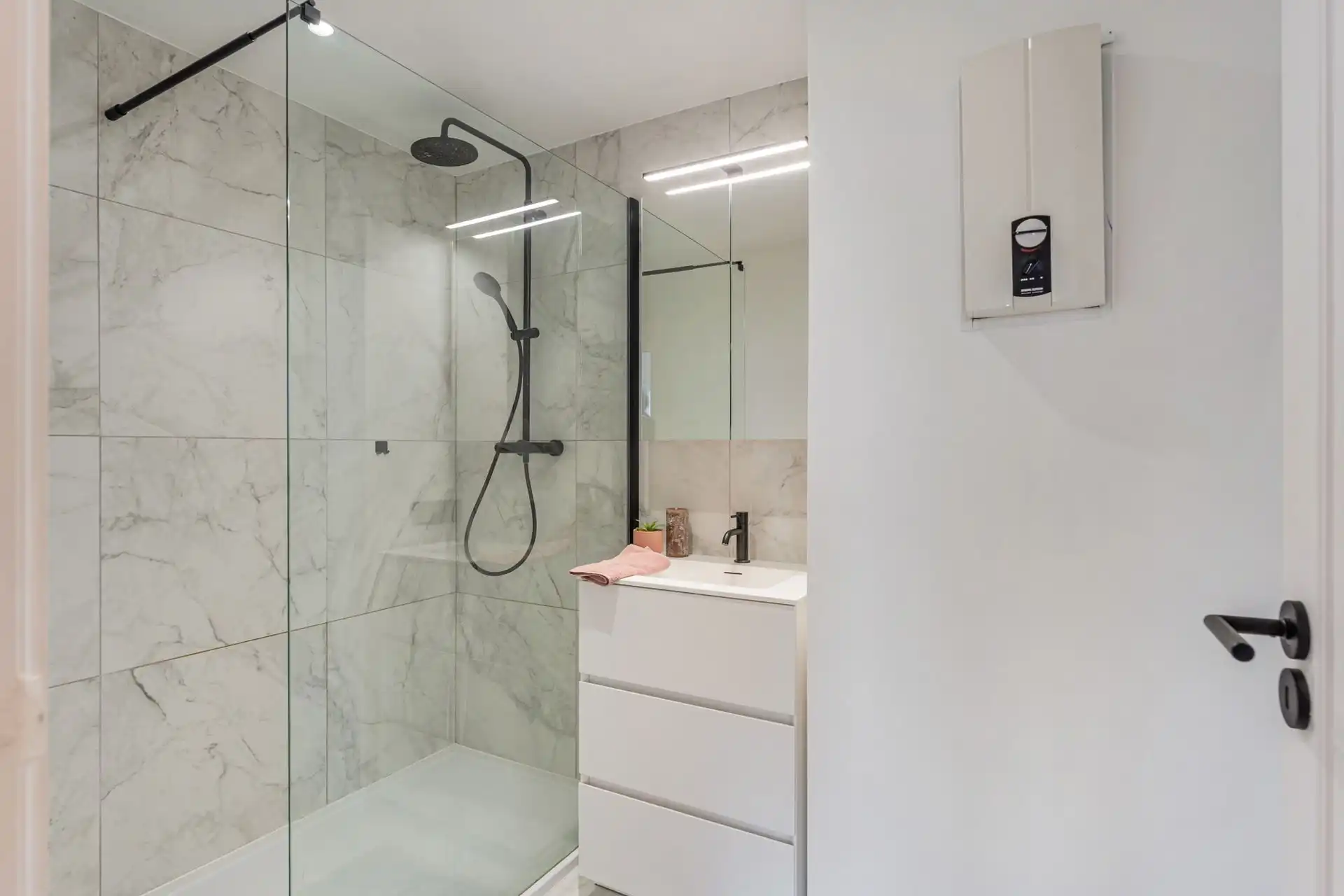 Appartement met 2 slaapkamers en kelderberging foto 8