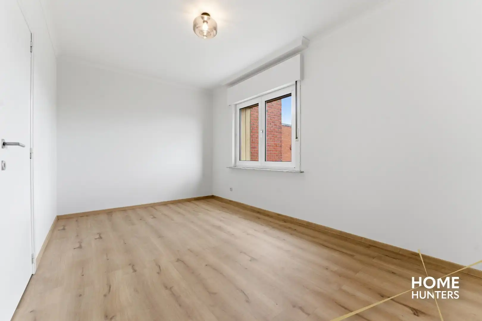 Prachtig gerenoveerde woning te Brielen met 2 slaapkamers, 2 badkamers en een garage foto 26