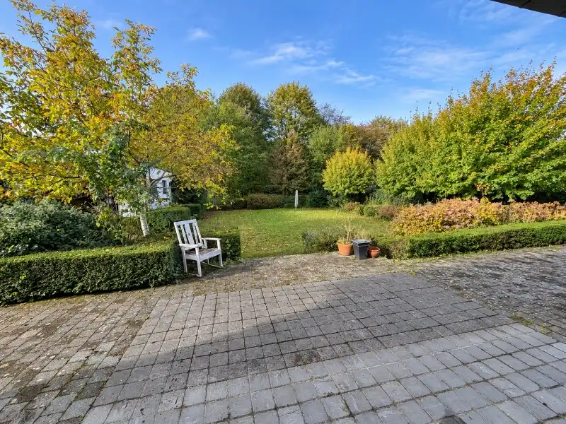 Ruime woning op 1.000 m² met park achter de tuin en 4 slaapkamers foto 17