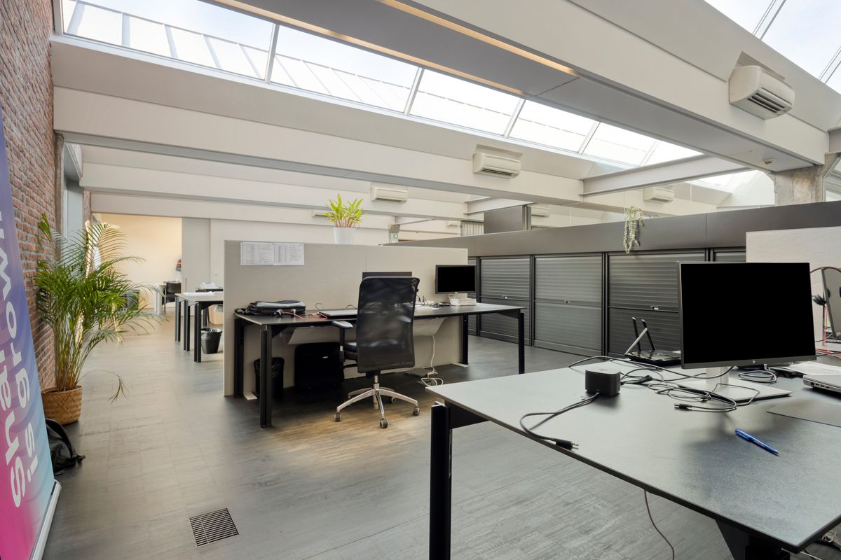 Moderne kantoorruimte op toplocatie nabij E40 en stadscentrum foto 6