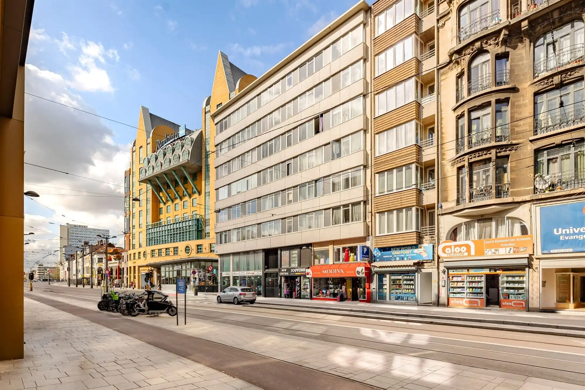 Instapklaar verhuurd appt met 2 slk vlakbij het Centraal Station foto 11