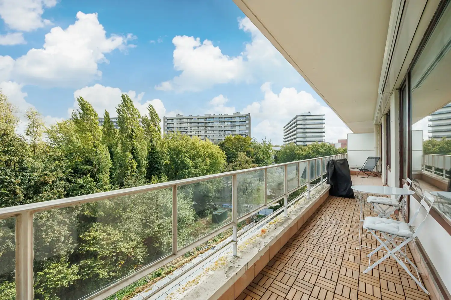 Lichtrijk 2-slaapkamerappartement met ruim terras op toplocatie in Berchem! foto 18