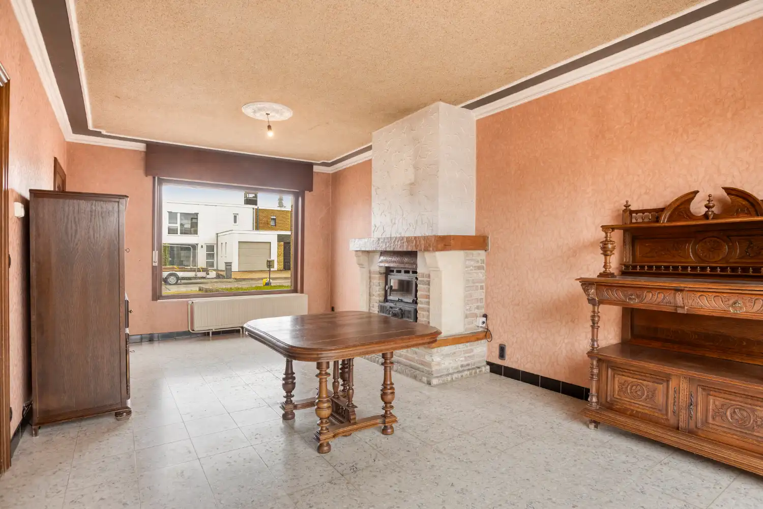 Halfopen woning met 3 slaapkamers en inpandige garage in Oostkamp - Perfect voor wie rust en ruimte zoekt. foto 4