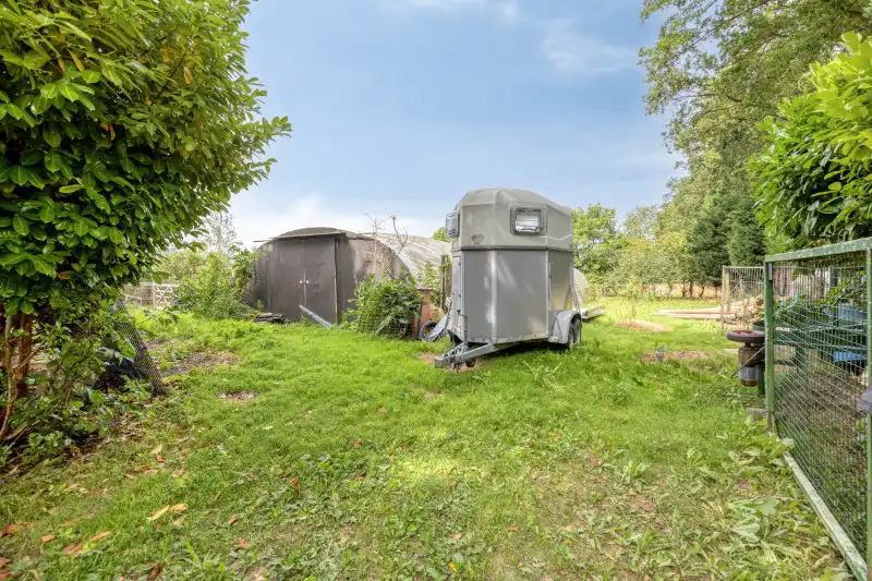 Rustig gelegen perceel van 1.288 m² in een groene omgeving foto 4