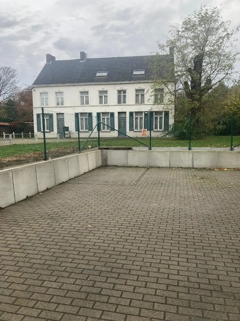 Autostaanplaats, Handzame foto 3